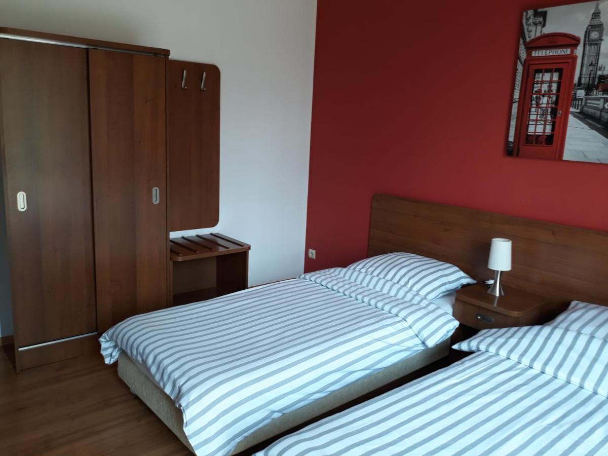 Bed & Breakfast Green Roof Rybarzowice  Ngoại thất bức ảnh